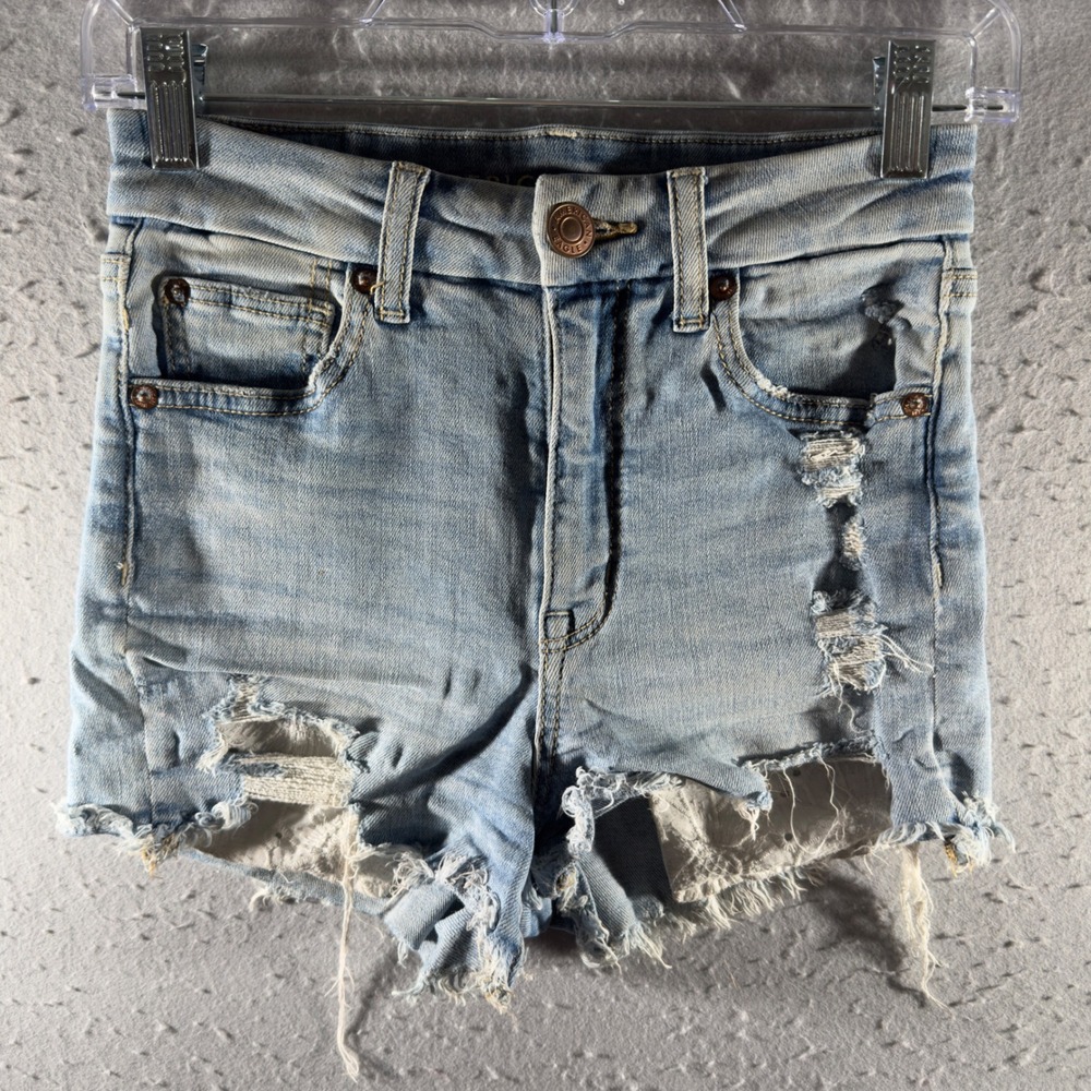 3139 | American Eagle Curvy Hi-Rise Distressed Denim Shortie Light Wash 0